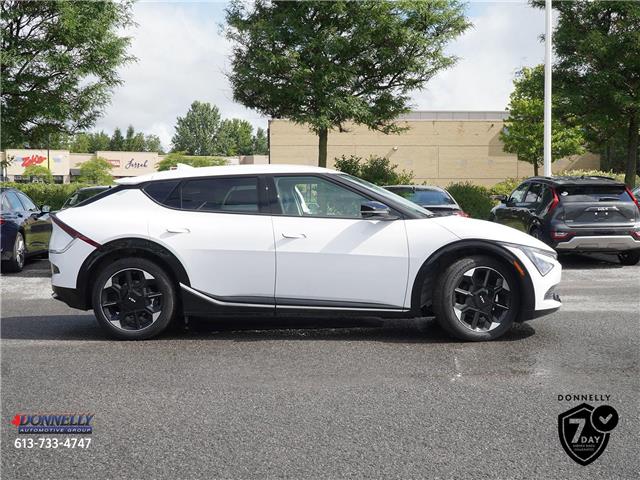 2025 Kia EV6 LAND W/PREMIUM PKG (Stk: KZ468DT) in Kanata - Image 2 of 25