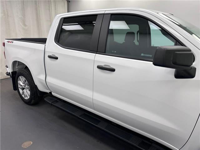 2025 Chevrolet Silverado 1500 Custom (Stk: 301004) in Lethbridge - Image 2 of 26