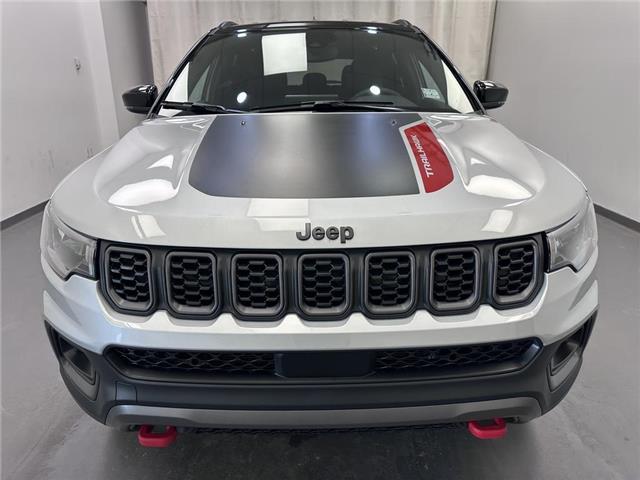 2025 Jeep Compass Trailhawk (Stk: 40164) in Lethbridge - Image 9 of 28