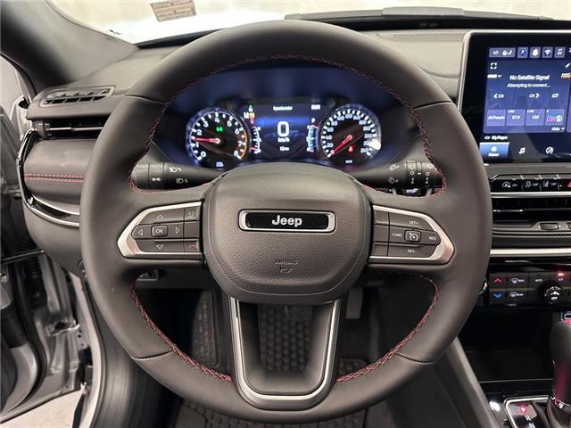 2025 Jeep Compass Trailhawk (Stk: 40164) in Lethbridge - Image 17 of 28