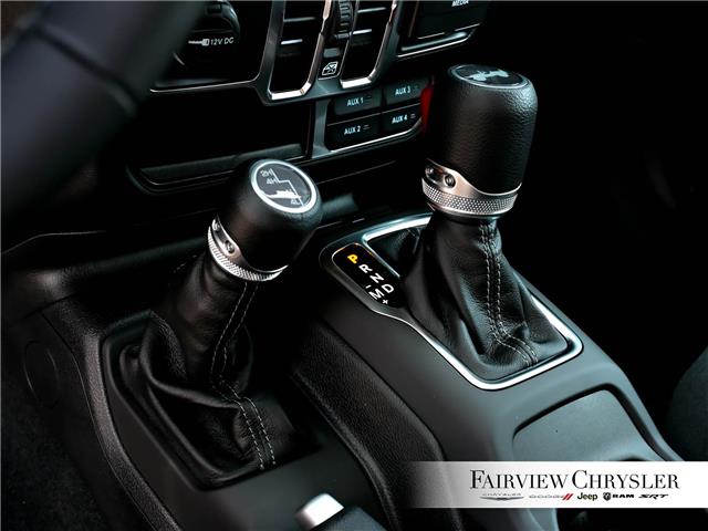 2025 Jeep Wrangler Sahara (Stk: SW2405) in Burlington - Image 18 of 31