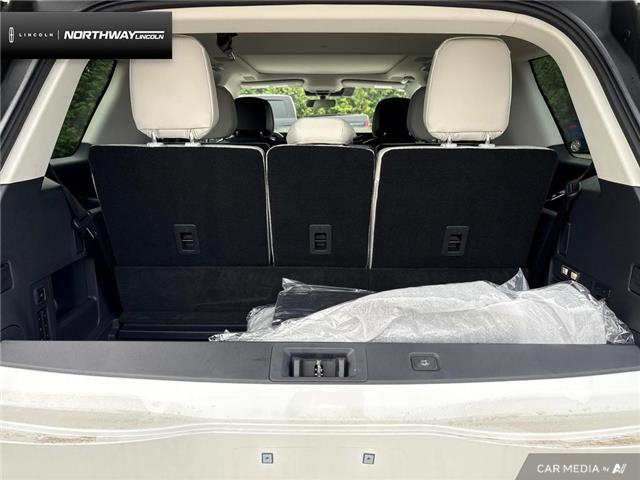 2025 Lincoln Navigator Reserve (Stk: 5LN1381) in Brantford - Image 10 of 23