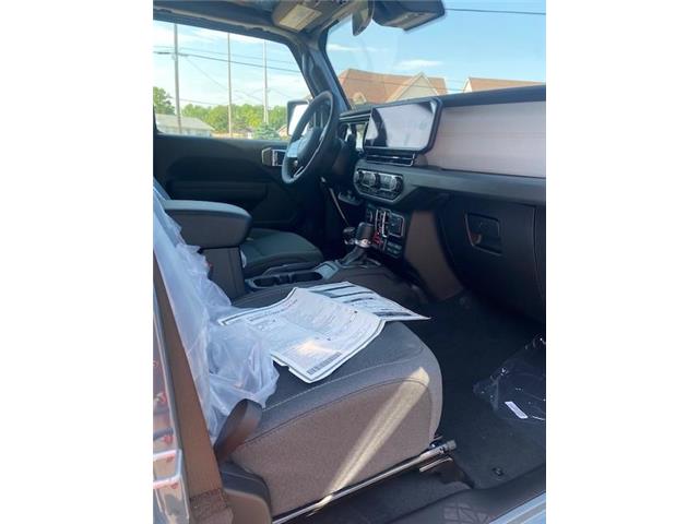 2025 Jeep Wrangler Sport (Stk: 7437) in Fort Erie - Image 17 of 18