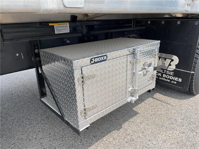 2025 Ford F-650 Diesel Base (Stk: VFF22620) in Chatham - Image 8 of 19