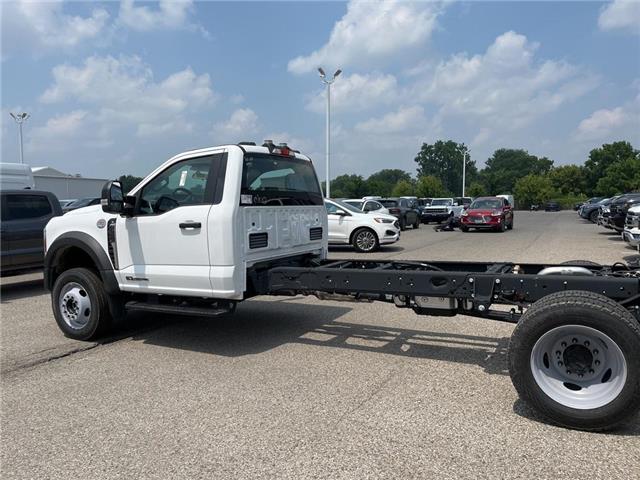 2025 Ford F-550 Chassis XL (Stk: VF5F00555) in Chatham - Image 2 of 17