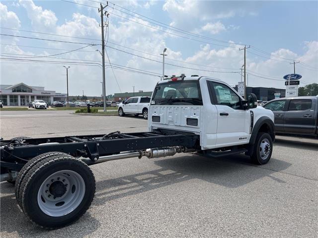 2025 Ford F-550 Chassis XL (Stk: VF5F00555) in Chatham - Image 4 of 17