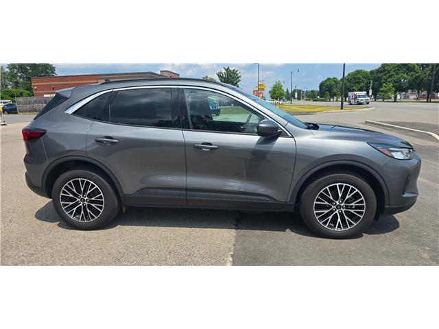 2024 Ford Escape PHEV in Morrisburg - Image 6 of 6 2024 Ford Escape PHEV in Morrisburg - Image 6 of 6