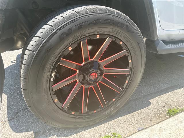 2019 Jeep Wrangler Unlimited Sahara (Stk: J544847) in Scarborough - Image 6 of 17