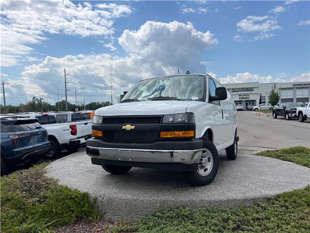 2025 Chevrolet Express 2500 Work Van (Stk: S1236626) in Calgary - Image 1 of 17