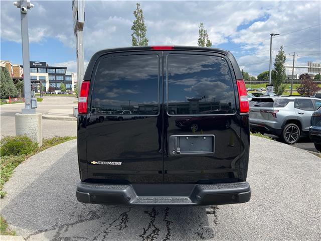 2025 Chevrolet Express 2500 Work Van (Stk: S1234569) in Calgary - Image 4 of 17