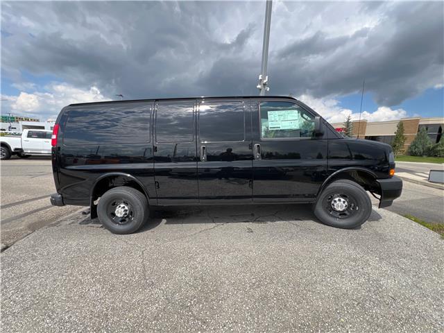 2025 Chevrolet Express 2500 Work Van (Stk: S1234569) in Calgary - Image 6 of 17