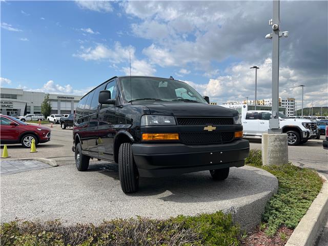 2025 Chevrolet Express 2500 Work Van (Stk: S1234569) in Calgary - Image 7 of 17