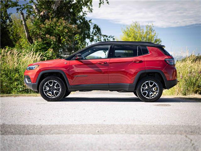 2025 Jeep Compass Trailhawk (Stk: S612321) in Surrey - Image 3 of 26