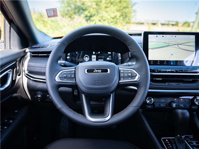 2025 Jeep Compass Trailhawk (Stk: S612321) in Surrey - Image 13 of 26