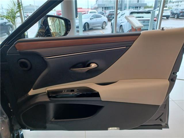 2025 Lexus ES 300h Base (Stk: 258014) in Regina - Image 18 of 22