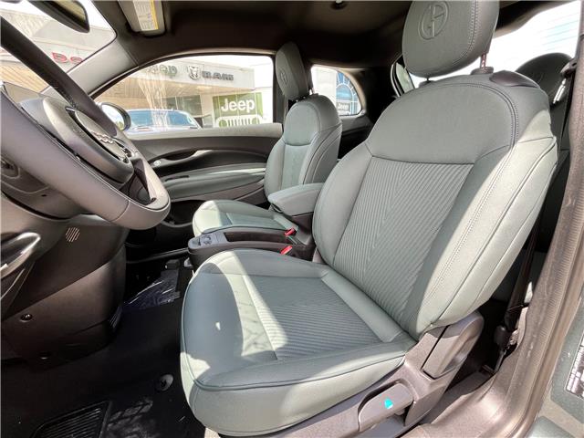 2025 Fiat 500e Base (Stk: 25-337) in Sarnia - Image 8 of 18