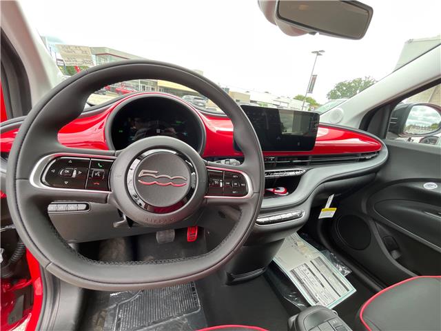 2025 Fiat 500e Base (Stk: 25-345) in Sarnia - Image 10 of 18