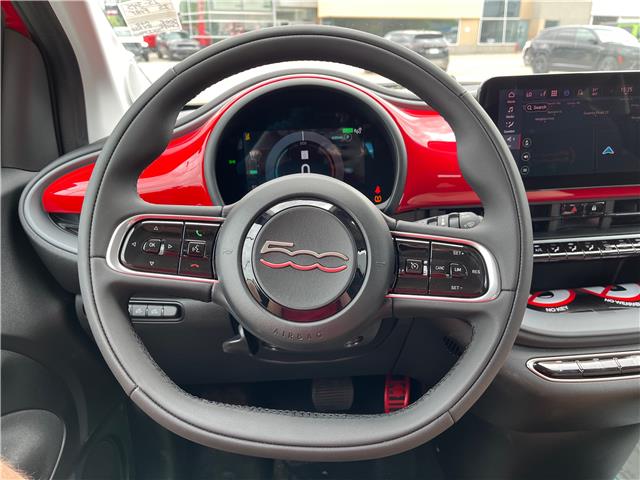 2025 Fiat 500e Base (Stk: 25-345) in Sarnia - Image 11 of 18