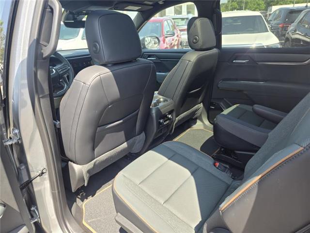 2025 GMC Acadia AT4 (Stk: T81243) in Cobourg - Image 12 of 13