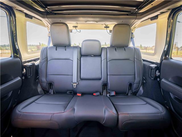 2025 Jeep Wrangler Rubicon (Stk: S612719) in Surrey - Image 20 of 24