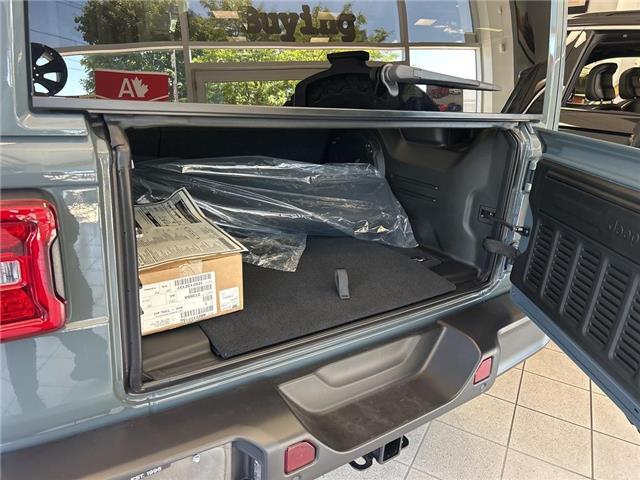 2025 Jeep Wrangler Rubicon (Stk: 25-0126) in Toronto - Image 11 of 16