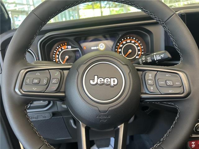 2025 Jeep Wrangler Rubicon (Stk: 25-0126) in Toronto - Image 12 of 16
