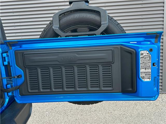 2024 Jeep Wrangler 4xe Sahara (Stk: P24700D) in London - Image 6 of 23