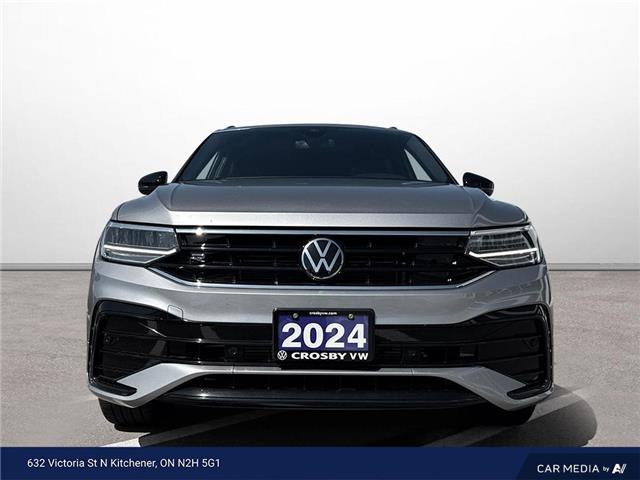 2024 Volkswagen Tiguan Comfortline R-Line Black Edition (Stk: 3V3228) in Kitchener - Image 4 of 22