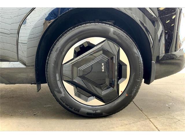 2026 Kia EV9 Land w/Plus Package (Stk: TEV99465) in Sherwood Park - Image 11 of 15