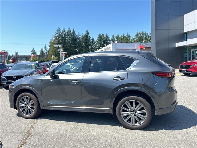 2023 Mazda CX-5 Signature (Stk: 691808J) in Surrey - Image 2 of 15