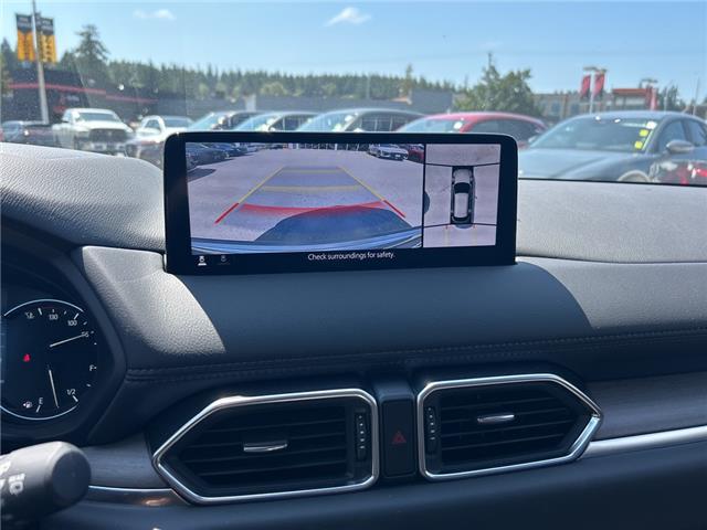 2023 Mazda CX-5 Signature (Stk: 691808J) in Surrey - Image 9 of 15