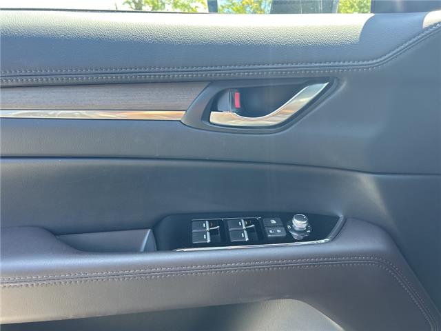 2023 Mazda CX-5 Signature (Stk: 691808J) in Surrey - Image 10 of 15