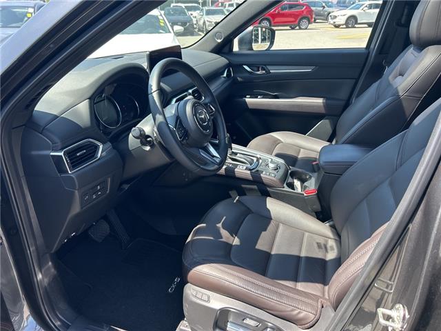 2023 Mazda CX-5 Signature (Stk: 691808J) in Surrey - Image 11 of 15