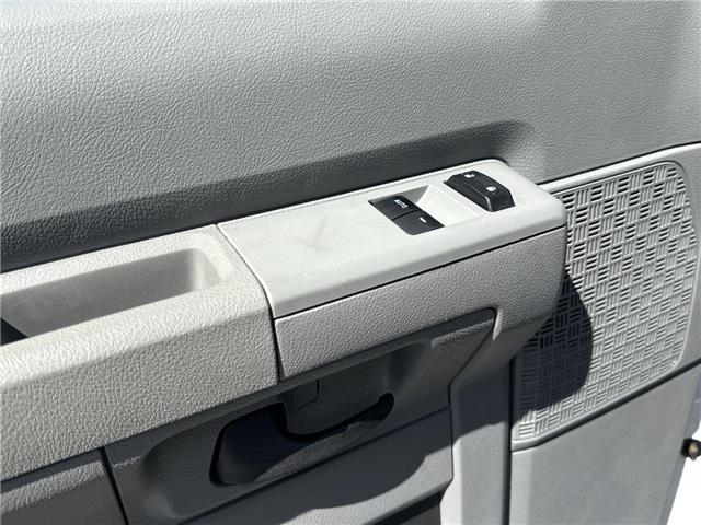 2023 Ford E-450 Cutaway Base (Stk: ATNP1208) in Vaughan - Image 13 of 34