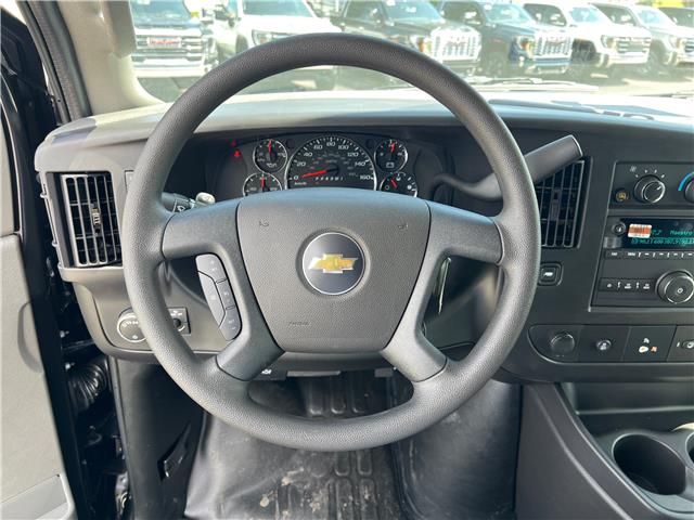 2025 Chevrolet Express 2500 Work Van (Stk: S1234560) in Calgary - Image 12 of 19