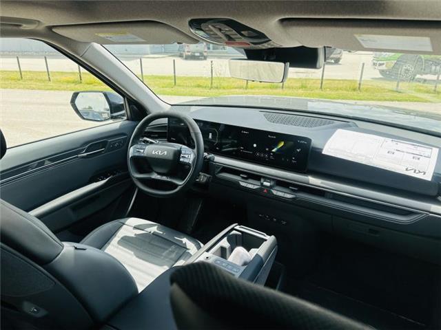2026 Kia EV9 Land w/Premium Package (Stk: S26054) in Stratford - Image 15 of 23