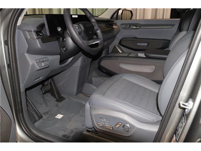 2026 Kia EV9 Land w/Premium Package (Stk: 26414) in Edmonton - Image 11 of 27 2026 Kia EV9 Land w/Premium Package (Stk: 26414) in Edmonton - Image 11 of 27