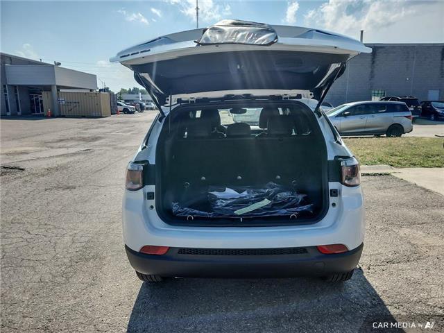 2025 Jeep Compass Altitude (Stk: 162835) in London - Image 12 of 25