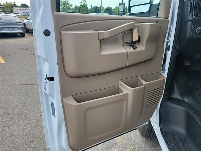 2025 Chevrolet Express 2500 Work Van (Stk: 1252940) in Newmarket - Image 10 of 20