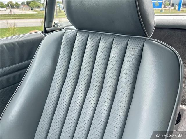 1989 Mercedes-Benz 560SL  (Stk: 2562435C) in London - Image 20 of 21