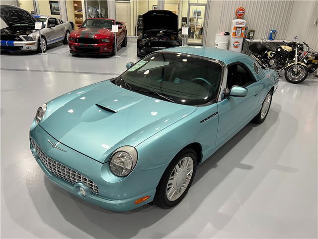 2002 Ford Thunderbird Standard in Watford - Image 3 of 41