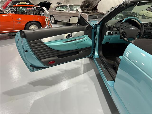 2002 Ford Thunderbird Standard in Watford - Image 26 of 41