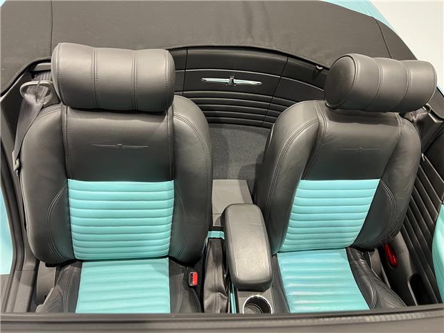 2002 Ford Thunderbird Standard in Watford - Image 33 of 41