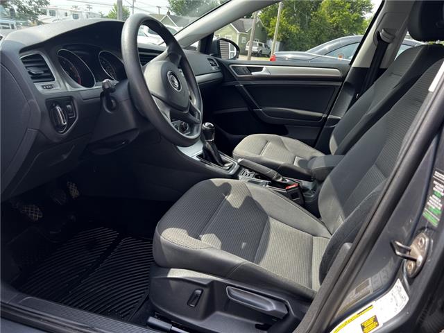 2017 Volkswagen Golf SportWagen 1.8 TSI Trendline in Sussex - Image 9 of 16