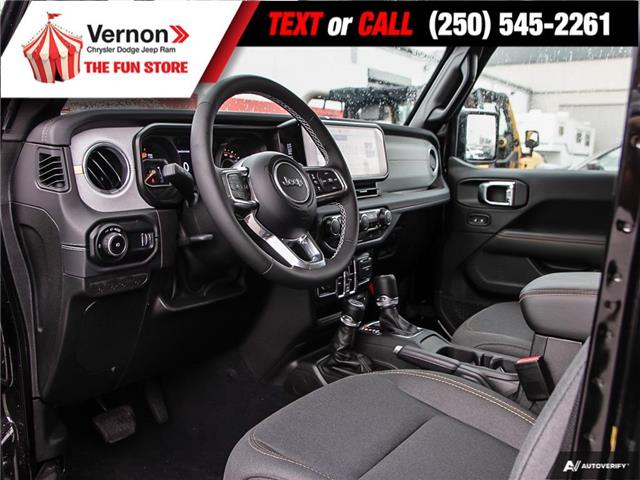 2025 Jeep Wrangler Sahara (Stk: 250135) in Vernon - Image 13 of 27