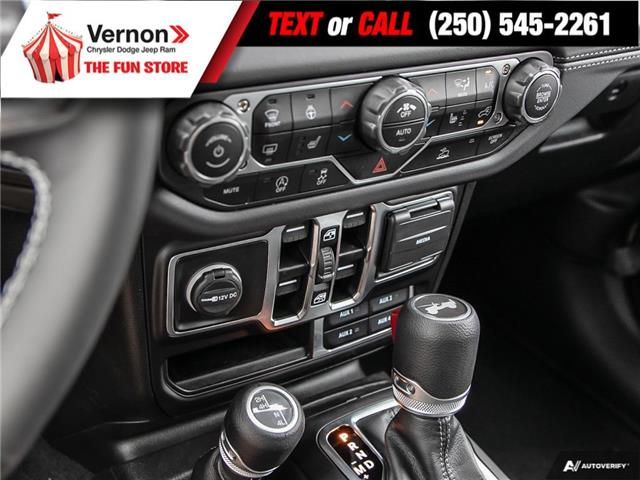 2025 Jeep Wrangler Sahara (Stk: 250135) in Vernon - Image 20 of 27
