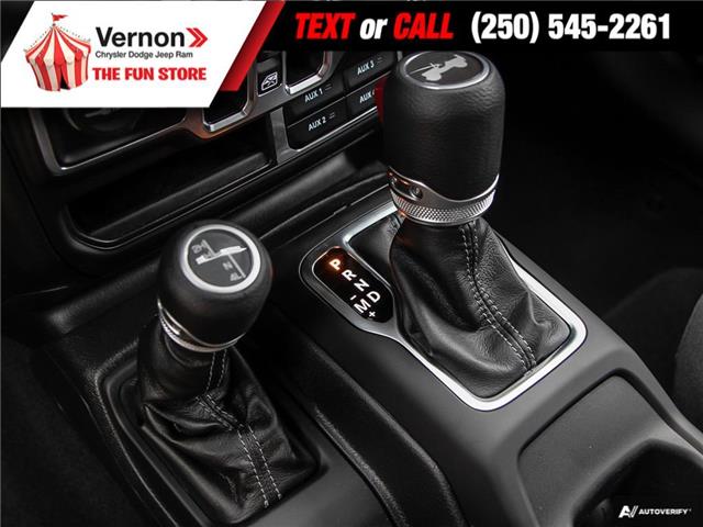 2025 Jeep Wrangler Sahara (Stk: 250135) in Vernon - Image 22 of 27