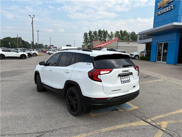 2024 GMC Terrain SLE (Stk: 52116) in Strathroy - Image 2 of 10