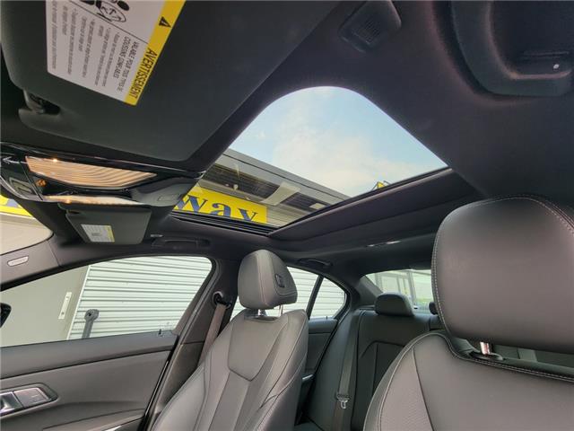 2023 BMW 3 Series 330i X-DRIVE | NAVI | SUNROOF |LEATHER |BLIND SPOT (Stk: Z3521) in St. Catharines - Image 20 of 30