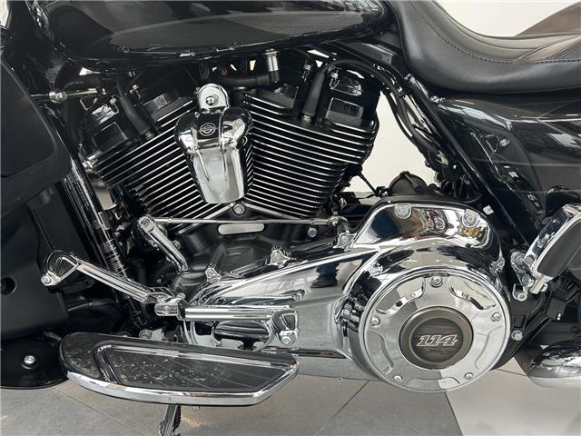 2017 Harley-Davidson CVO Street Glide  (Stk: TOM1) in London - Image 4 of 18